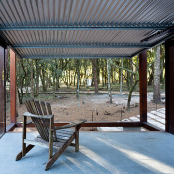 Embracing Nature: The Guaju Pavilion