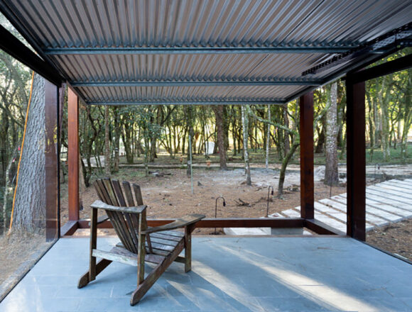 Embracing Nature: The Guaju Pavilion