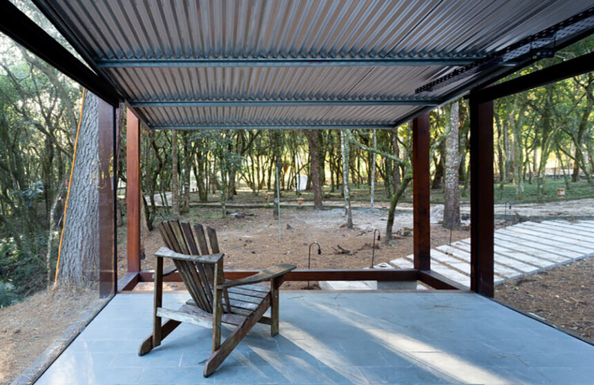 Embracing Nature: The Guaju Pavilion