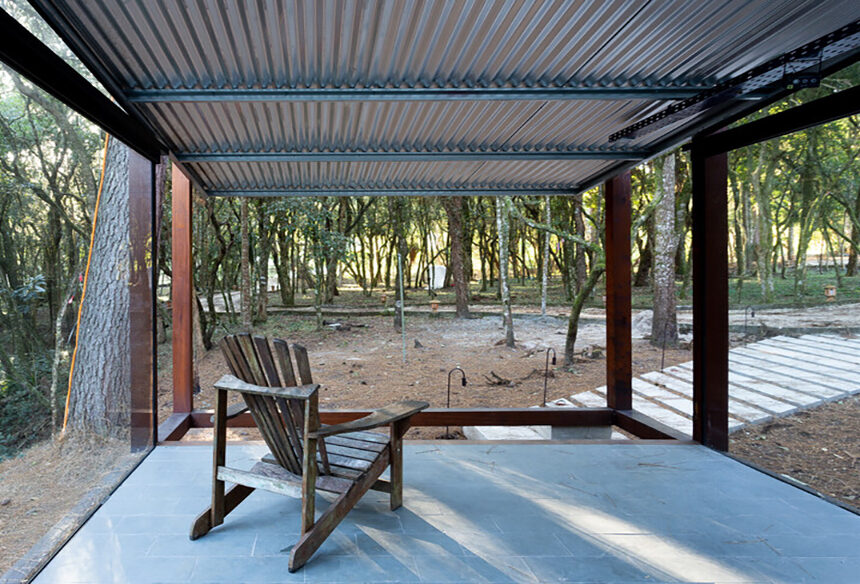 Embracing Nature: The Guaju Pavilion