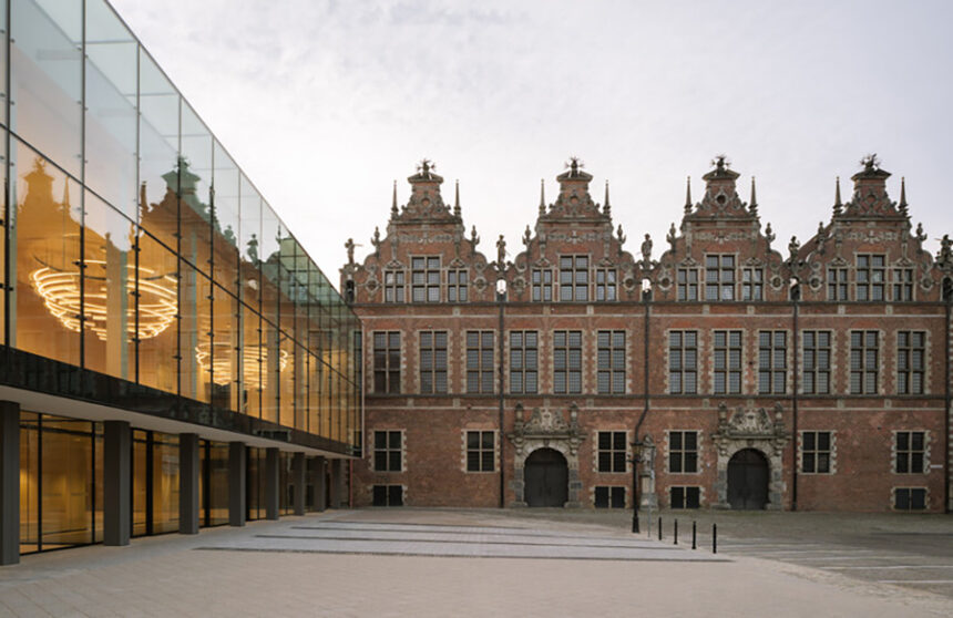 Revitalizing the Wybrzeże Theater: A Modern Architectural Endeavor