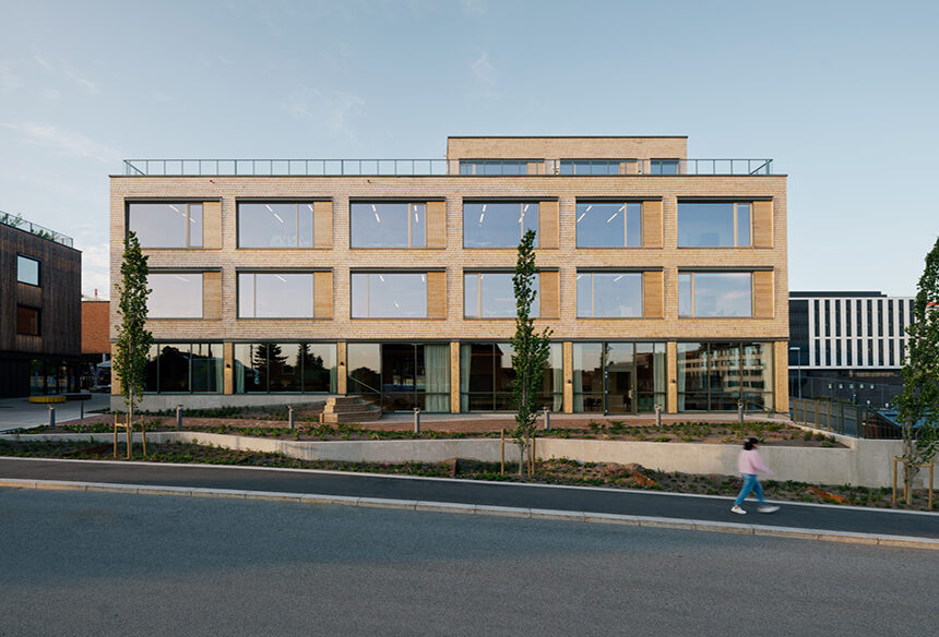 Sustainable Innovation: HasleTre Office by Oslotre Architects