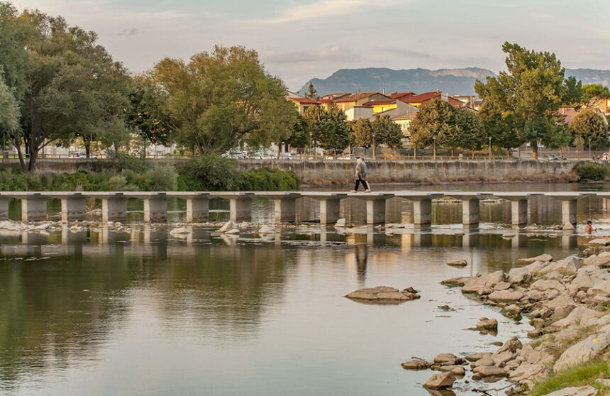 Enhancing Riverbed Connectivity Floodable Bridge Ter in Manlleu River