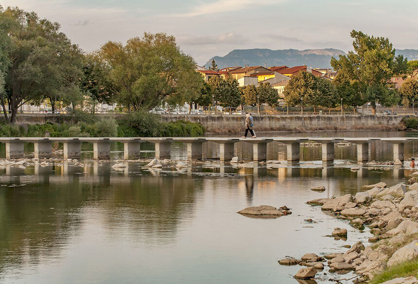 Enhancing Riverbed Connectivity Floodable Bridge Ter in Manlleu River