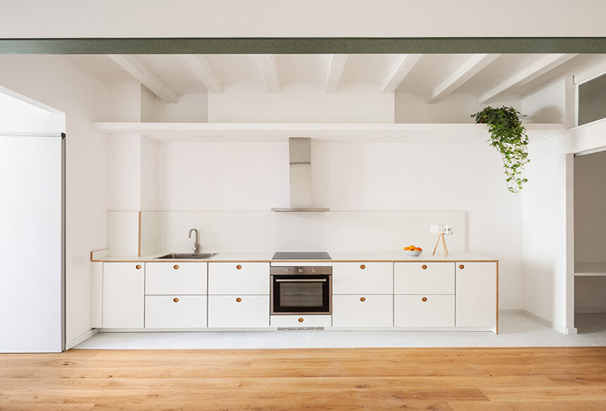 Transformative Refurbishment: The Sants Apartment