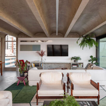 Rediscovering Modernist Splendor: The Arches Apartment