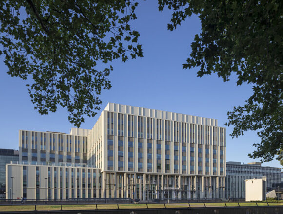 Redefining Healthcare Architecture: Radboudumc Main Building