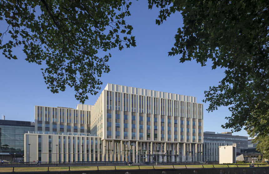 Redefining Healthcare Architecture: Radboudumc Main Building