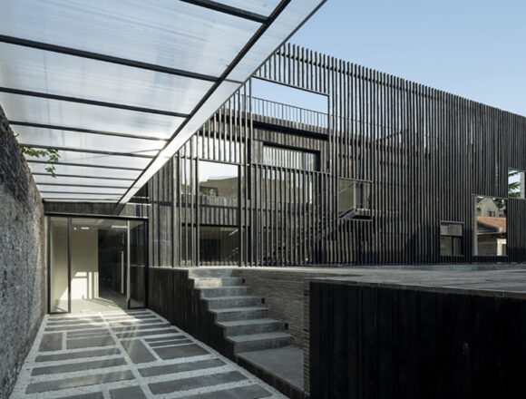 Revitalizing Tranquility: Jing'an Community Pool House in Shanghai