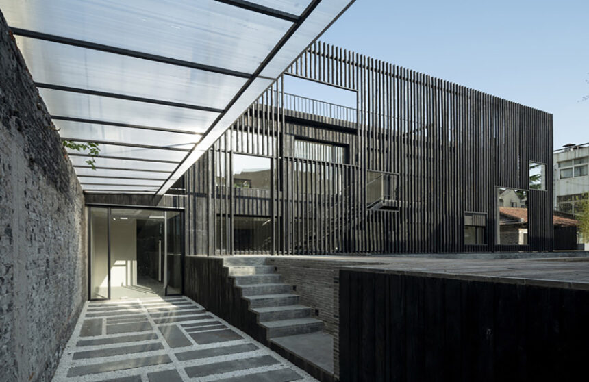 Revitalizing Tranquility: Jing'an Community Pool House in Shanghai