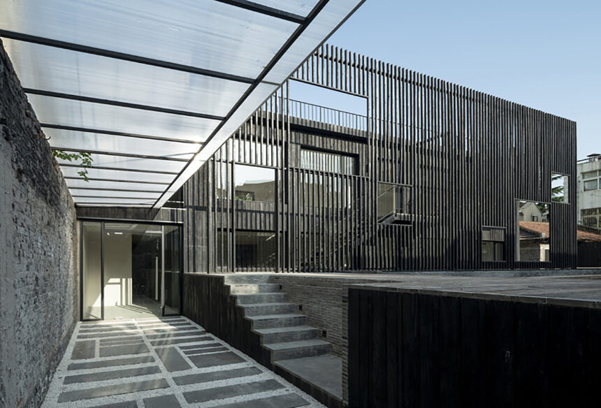 Revitalizing Tranquility: Jing'an Community Pool House in Shanghai