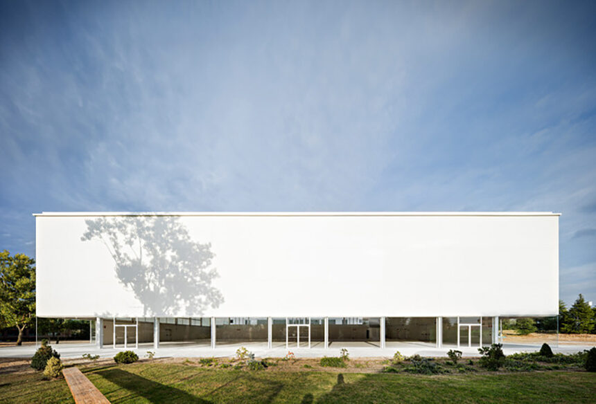 Blending Sports and Learning: A Design Marvel in Pozuelo de Alarcón, Spain