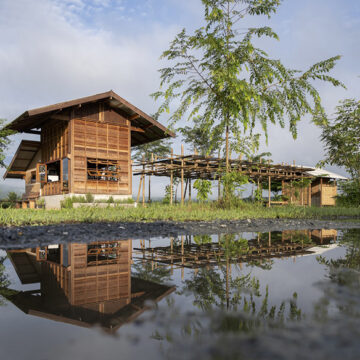 Embracing Nature: Thingamajiggy Coffee Shop in Thailand