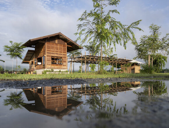 Embracing Nature: Thingamajiggy Coffee Shop in Thailand