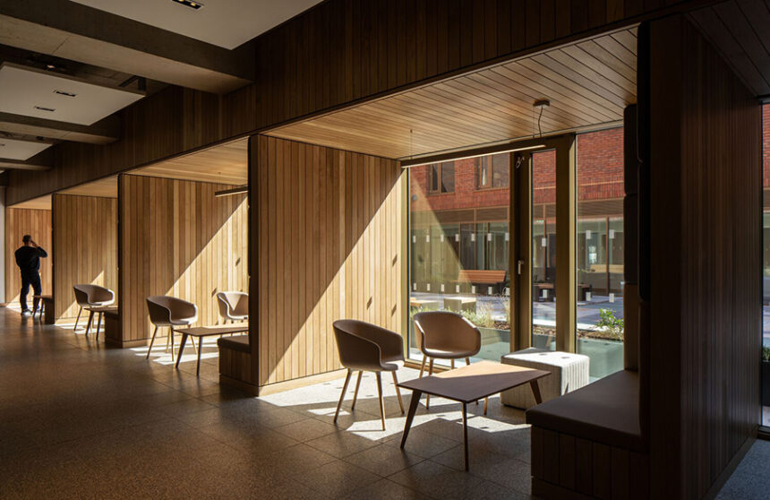 Connecting Nature and Education: Queen’s Business School by TODD Architects