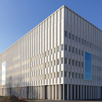 Innovative Educational Hub: Paris-Saclay University Biology-Pharmacy-Chemistry Center