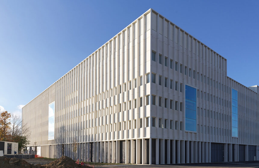 Innovative Educational Hub: Paris-Saclay University Biology-Pharmacy-Chemistry Center